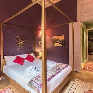 Апартаменты Hemeras Boutique Homes - 4 Luxury In Fashion District, Милан